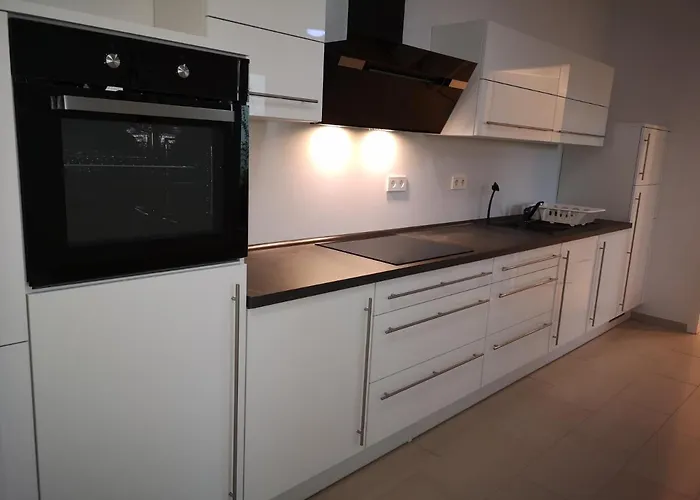 Near Fair And In Few Min, With Garden Appartement